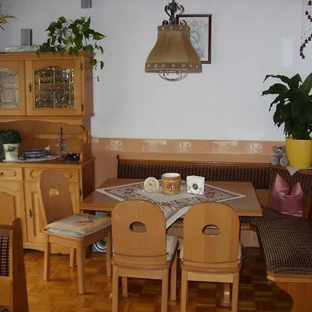 Πανσιόν Haus Viol