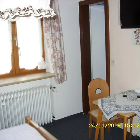 Πανσιόν Haus Viol 3*